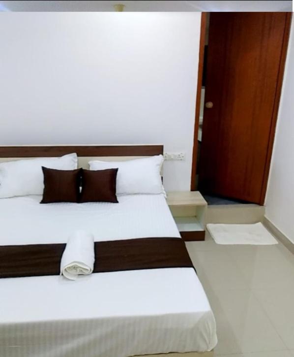 Tharavad Residency Hotel Iritti Exterior photo