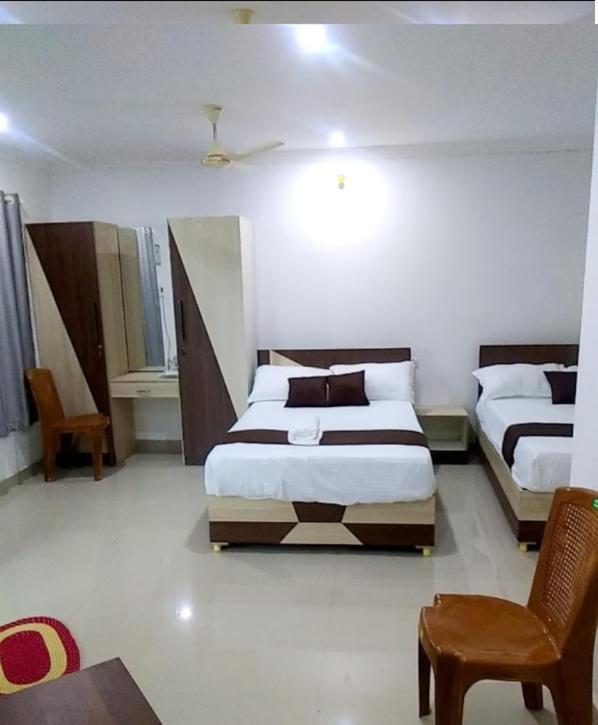 Tharavad Residency Hotel Iritti Exterior photo